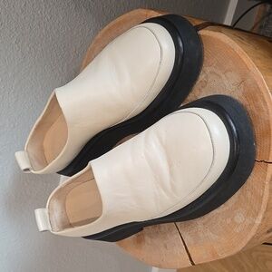 Wandler neutral leather makes, size 7, good condition